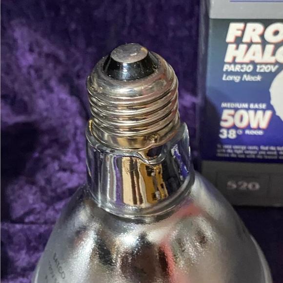 Lot of (2) SATCO Soft Ray frosted Halogen Lamps, 50W, Medium Base, Glare Free - Picture 10 of 10